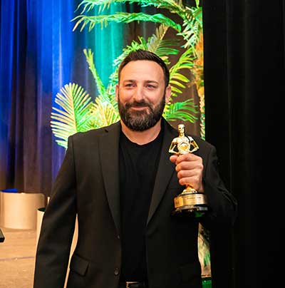 SAFE-CU-Sr.-Mortgage-Officer-Damian-Azimi-Mort.-Pro-of-the-Year-400x